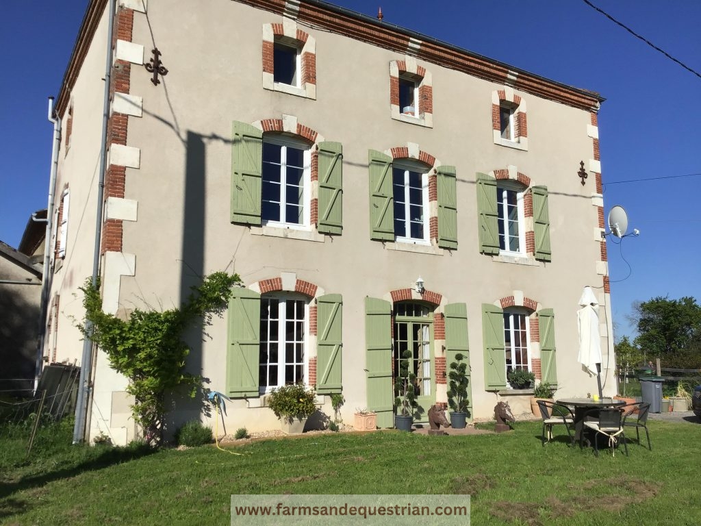 Equestrian property in Saint Sornin La Marche, 87210, France. €385,000